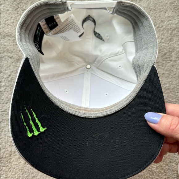 AMG FORMULA ONE TEAM Mercedes Patronas Hat - Picture 7 of 9